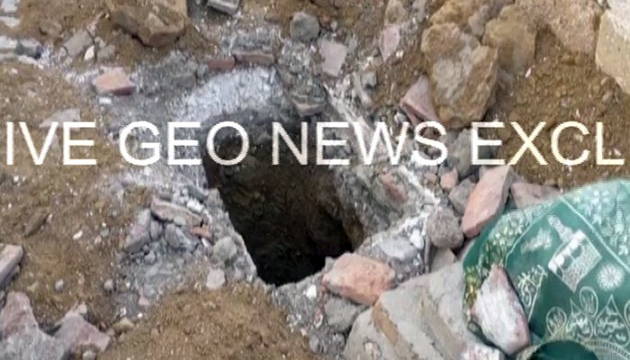 ٹھٹھہ: تاریخی قبرستان میں 'خزانے کی تلاش'، نامعلوم افراد نے قبریں کھود ڈالیں